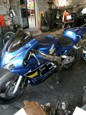 ขายด่วน/ลดราคาไปเลยอีกรอบ75000 ต่อรองมาดู cbr400 ทะเบียนแท้ประกอบใหม่ ทั้งคัน(ทำสัญญารับประกันทั้งคัน 3เดือน)