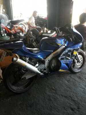 ขายด่วน/ลดราคาไปเลยอีกรอบ75000 ต่อรองมาดู cbr400 ทะเบียนแท้ประกอบใหม่ ทั้งคัน(ทำสัญญารับประกันทั้งคัน 3เดือน)