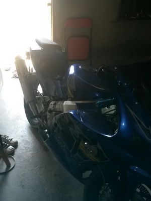 ขายด่วน/ลดราคาไปเลยอีกรอบ75000 ต่อรองมาดู cbr400 ทะเบียนแท้ประกอบใหม่ ทั้งคัน(ทำสัญญารับประกันทั้งคัน 3เดือน)