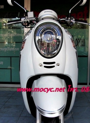 scoopy-i ปี 56 รถ 4เดือน ลายใหม่ล่าสุด ไมล์ เบาะ พื้นวางเท้า สีน้ำตาล ไมล์ 1 พันโล ฟรีค่าโอน 35900