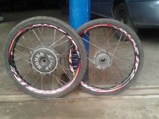 แม็กฮอนด้าคลิกขอบ16 หนึ่งคู่