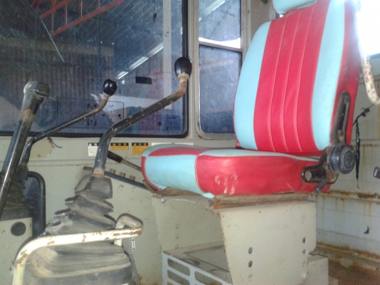 ขาย KOMATSU 100-3 เครื่องเดิมปั้มเดิม โซ่เต็ม เอวแน่น ขาย KOMATSU 100-3 เครื่องเดิมปั้มเดิม โซ่เต็ม เอวแน่น