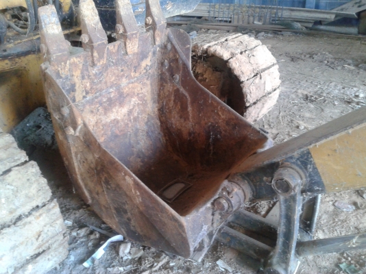 ขาย KOMATSU 100-3 เครื่องเดิมปั้มเดิม โซ่เต็ม เอวแน่น ขาย KOMATSU 100-3 เครื่องเดิมปั้มเดิม โซ่เต็ม เอวแน่น