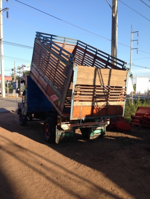 ขายด่วน !! รถอีเเต๋นตั้มเพลาลอย วส พร้อมเครื่องยนต์ RT 140 ราคาพิเศษ ต่อลองได้ สอบถามโทร 081-3655997