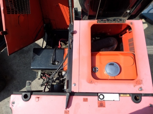 รถกวาดดูดฝุ่น นั่งขับ AMANO สภาพพร้อมใช้งาน