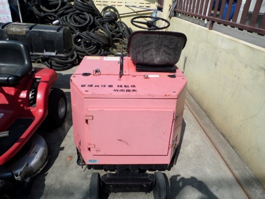 รถกวาดดูดฝุ่น นั่งขับ AMANO สภาพพร้อมใช้งาน