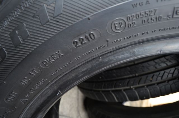 ลดราคา ยาง 225 65 R17 สภาพสวย 4เส้น