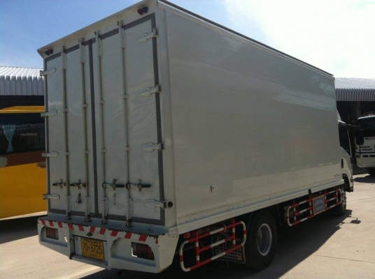ISUZU 6 ล้อ NQR 175 แรง ตู้บรรทุก 3 บาน