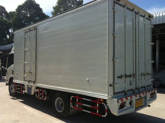 ISUZU 6 ล้อ NQR 175 แรง ตู้บรรทุก 3 บาน