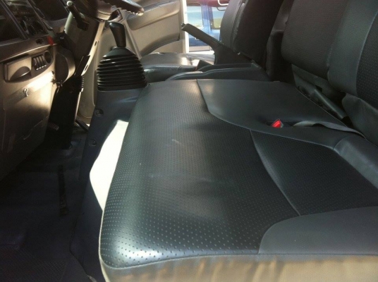 ISUZU 6 ล้อ NQR 175 แรง ตู้บรรทุก 3 บาน