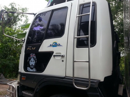 รถฮีโน่ 10 ล้อ FL3H ตู้เย็น เปลื่ยนเครื่อง 210 แรงม้า. สนใจติดต่อ 081 - 6079515