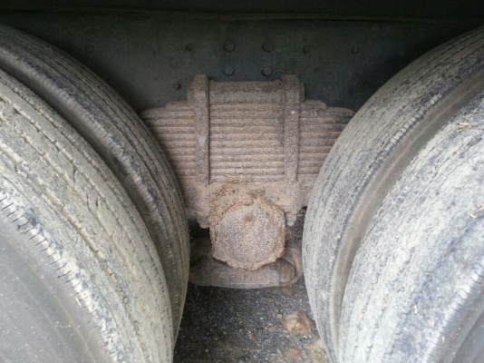 รถฮีโน่ 10 ล้อ FL3H ตู้เย็น เปลื่ยนเครื่อง 210 แรงม้า. สนใจติดต่อ 081 - 6079515