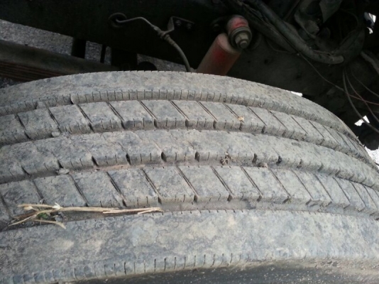 รถฮีโน่ 10 ล้อ FL3H ตู้เย็น เปลื่ยนเครื่อง 210 แรงม้า. สนใจติดต่อ 081 - 6079515