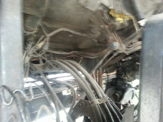 รถฮีโน่ 10 ล้อ FL3H ตู้เย็น เปลื่ยนเครื่อง 210 แรงม้า. สนใจติดต่อ 081 - 6079515