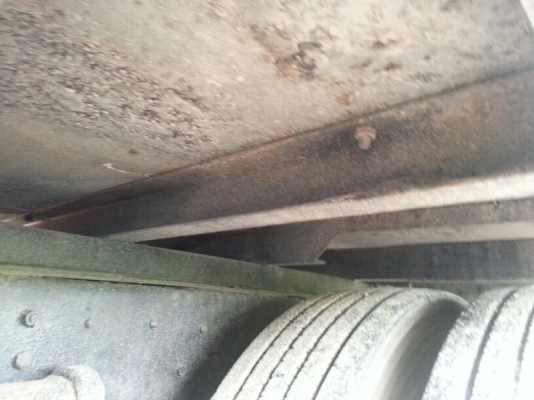 รถฮีโน่ 10 ล้อ FL3H ตู้เย็น เปลื่ยนเครื่อง 210 แรงม้า. สนใจติดต่อ 081 - 6079515