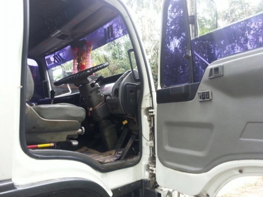 รถฮีโน่ 10 ล้อ FL3H ตู้เย็น เปลื่ยนเครื่อง 210 แรงม้า. สนใจติดต่อ 081 - 6079515