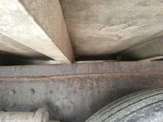 รถฮีโน่ 10 ล้อ FL3H ตู้เย็น เปลื่ยนเครื่อง 210 แรงม้า. สนใจติดต่อ 081 - 6079515