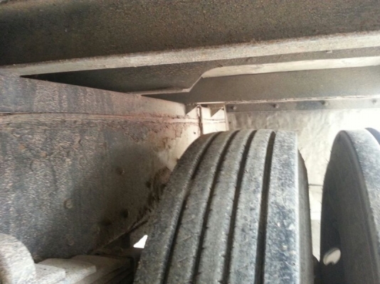 รถฮีโน่ 10 ล้อ FL3H ตู้เย็น เปลื่ยนเครื่อง 210 แรงม้า. สนใจติดต่อ 081 - 6079515