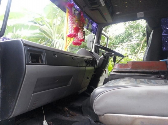 รถฮีโน่ 10 ล้อ FL3H ตู้เย็น เปลื่ยนเครื่อง 210 แรงม้า. สนใจติดต่อ 081 - 6079515