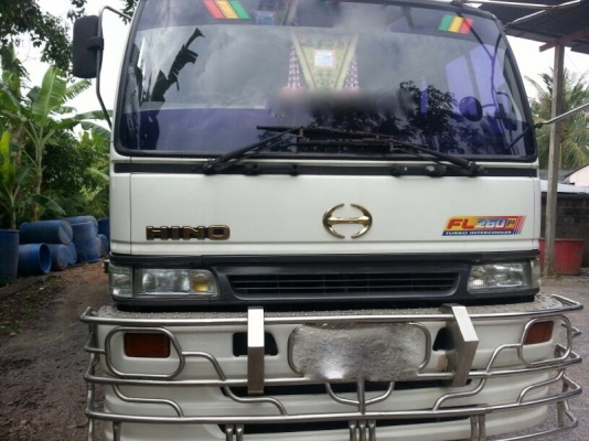 รถฮีโน่ 10 ล้อ FL3H ตู้เย็น เปลื่ยนเครื่อง 210 แรงม้า. สนใจติดต่อ 081 - 6079515