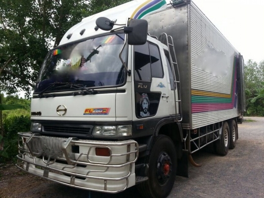 รถฮีโน่ 10 ล้อ FL3H ตู้เย็น เปลื่ยนเครื่อง 210 แรงม้า. สนใจติดต่อ 081 - 6079515