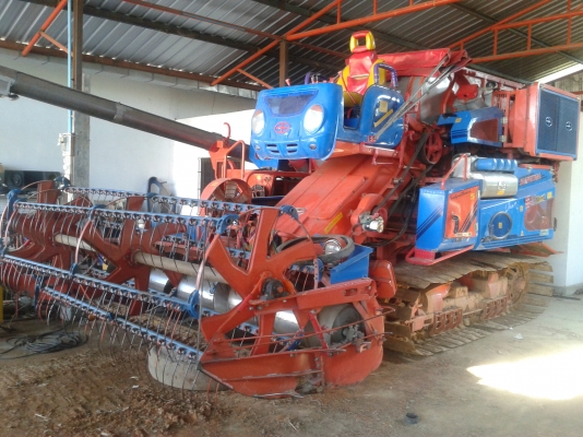 ขายรถเกี่ยวข้าวอุ้ม2.5ตัน