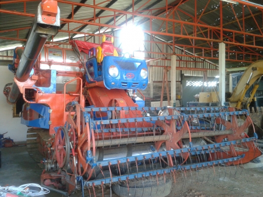 ขายรถเกี่ยวข้าวอุ้ม2.5ตัน