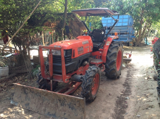 ขายด่วนรถไถคูโบต้าL4508 พร้อมอุปกรณ 3 รายการ พร้อมดันหน้า โรตารึ ผาน 6 ทุกอย่างตราช้าง รถสภาพพร้อมใช