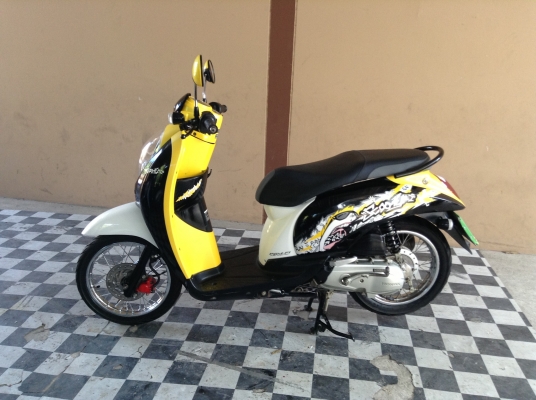 ขาย!!!สกู๊ปปี้ไอ ปี55 รถเครื่องดีคับ มีเล่มทะเบียนครบ ภาษีไม่หมด