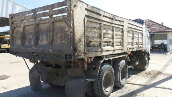 ขายด่วนไอ้หลงยูโรทูสองเพลาดั้มมีระบบลากลูก FN627 M5 ปี48สภาพพร้อมใช้รีบโทร0801515451