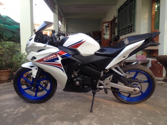 ขาย CBR 150i หัวฉีด ปี55 ขายสด 38000 บาท