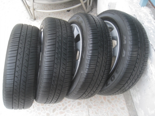 ขายล้อแม็ก nissan march 15"x5.5" et50 4 รู 100+ ยาง maxxis ma-307 175/60r15 ยางสัปดาห์ที่ 7 ปี13 ขายทั้งชุด 11,900 บาทครับ สนใจติดต่อเล็กคลองสาม (081-3747940)