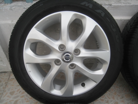 ขายล้อแม็ก nissan march 15"x5.5" et50 4 รู 100+ ยาง maxxis ma-307 175/60r15 ยางสัปดาห์ที่ 7 ปี13 ขายทั้งชุด 11,900 บาทครับ สนใจติดต่อเล็กคลองสาม (081-3747940)