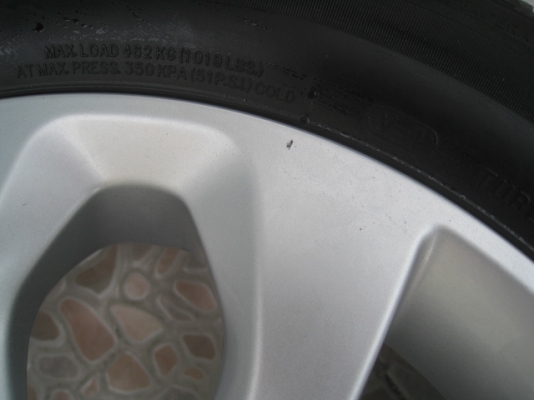 ขายล้อแม็ก nissan march 15"x5.5" et50 4 รู 100+ ยาง maxxis ma-307 175/60r15 ยางสัปดาห์ที่ 7 ปี13 ขายทั้งชุด 11,900 บาทครับ สนใจติดต่อเล็กคลองสาม (081-3747940)