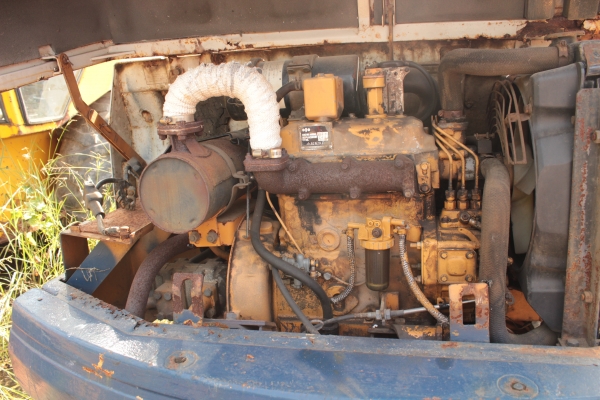 ขายแบคโฮ KOMATSU pc30-5 แท็รคยาง 3สูบ ราคา 290,000 บาท