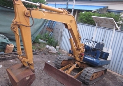 ขายแบคโฮ KOMATSU pc30-5 แท็รคยาง 3สูบ ราคา 290,000 บาท