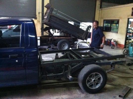 กะบะดั้ม