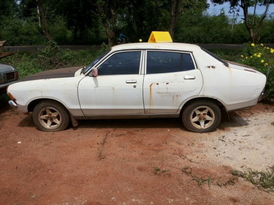 **28,000 บ.ต่อรอง** ขาย คลาสสิคคาร์ DATSUN SUNNY B210/120Y เครื่องเดิมเกียร์เดิม สีหนา มีแตกมีลอก ภายในดี คอนโซลครบ แอร์มีระบบ ต้องเช็ค ยางดี4เส้น ปั้น หน่อย เท่เลย เอกสารครบทะเบียนเต็ม ราคาต่อรองได้เด้อ พี่น้องครับ