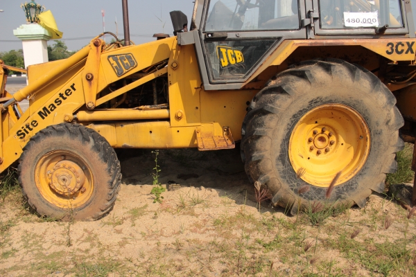 ขายรถหน้าตักหลังขุด 3in1(ขุด,ตัก,ยก) JCB 3CX ขับเคลื่อน4ล้อ ราคา 470,000บาท