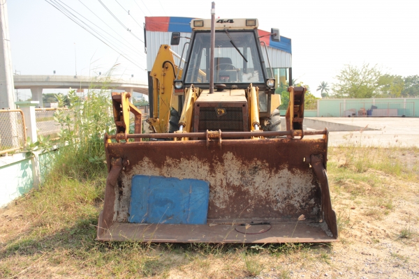 ขายรถหน้าตักหลังขุด 3in1(ขุด,ตัก,ยก) JCB 3CX ขับเคลื่อน4ล้อ ราคา 470,000บาท