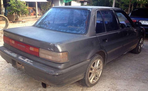 **45,000 บ.ต่อรอง**ขาย เก๋ง HONDA CIVIC 1.5LXโฉมท้ายแดงไฟท้ายสองชั้น เครื่องเดิมเกียร์เดิม ไม่เคยติดแก๊ส ยางสวย4เส้น ล้อแม็ก แอร์ เกียร์ธรรมดา สีสันพอใช้ ขายตามสภาพ รถใช้งานปกติทุกวัน เก็บสีสวยเลยครับ เอกสารครบ ราคาต่อรองได้เด้อพี่น้องครับ