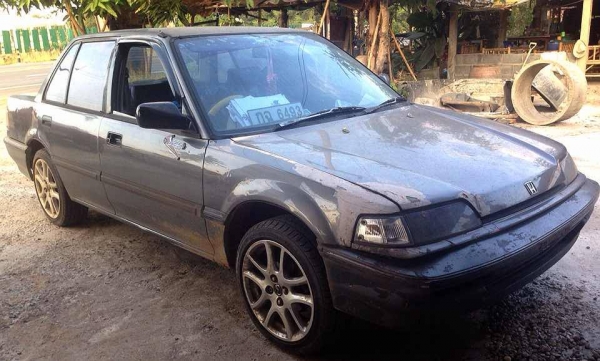 **45,000 บ.ต่อรอง**ขาย เก๋ง HONDA CIVIC 1.5LXโฉมท้ายแดงไฟท้ายสองชั้น เครื่องเดิมเกียร์เดิม ไม่เคยติดแก๊ส ยางสวย4เส้น ล้อแม็ก แอร์ เกียร์ธรรมดา สีสันพอใช้ ขายตามสภาพ รถใช้งานปกติทุกวัน เก็บสีสวยเลยครับ เอกสารครบ ราคาต่อรองได้เด้อพี่น้องครับ