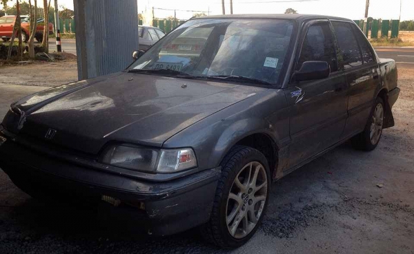 **45,000 บ.ต่อรอง**ขาย เก๋ง HONDA CIVIC 1.5LXโฉมท้ายแดงไฟท้ายสองชั้น เครื่องเดิมเกียร์เดิม ไม่เคยติดแก๊ส ยางสวย4เส้น ล้อแม็ก แอร์ เกียร์ธรรมดา สีสันพอใช้ ขายตามสภาพ รถใช้งานปกติทุกวัน เก็บสีสวยเลยครับ เอกสารครบ ราคาต่อรองได้เด้อพี่น้องครับ