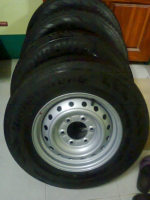 ล้อ+ยางป้ายแดง DURAVIS R611 195R15