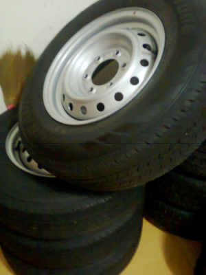 ล้อ+ยางป้ายแดง DURAVIS R611 195R15