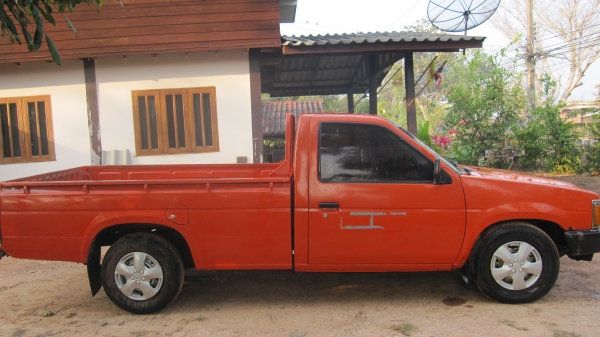 ขายกระบะนิสสันบิ๊กเอ็มฝาแดง ปี36 เครื่องแน่นไม่ไอไม่จากสภาพพร้อมใช้งานครับ ......รถเดิมๆทั้งคันครับสีเดิมบางๆมากไม่มีผุครัชชีสวยๆไม่มีตำหนิ รถคนแก่ใช้งานครับภาษีขาดกันยายน57+ทะเบียน+พร้อมชุดโอนครับ+แบตเตอร์รี่ใหม่ อยากให้มาลองขับดูก่อนเห็นสภาพจริงแล้วจะชอ