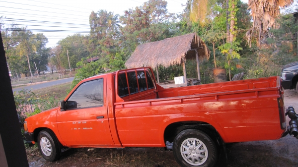 ขายกระบะนิสสันบิ๊กเอ็มฝาแดง ปี36 เครื่องแน่นไม่ไอไม่จากสภาพพร้อมใช้งานครับ ......รถเดิมๆทั้งคันครับสีเดิมบางๆมากไม่มีผุครัชชีสวยๆไม่มีตำหนิ รถคนแก่ใช้งานครับภาษีขาดกันยายน57+ทะเบียน+พร้อมชุดโอนครับ+แบตเตอร์รี่ใหม่ อยากให้มาลองขับดูก่อนเห็นสภาพจริงแล้วจะชอ