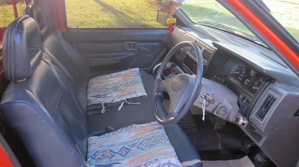 ขายกระบะนิสสันบิ๊กเอ็มฝาแดง ปี36 เครื่องแน่นไม่ไอไม่จากสภาพพร้อมใช้งานครับ ......รถเดิมๆทั้งคันครับสีเดิมบางๆมากไม่มีผุครัชชีสวยๆไม่มีตำหนิ รถคนแก่ใช้งานครับภาษีขาดกันยายน57+ทะเบียน+พร้อมชุดโอนครับ+แบตเตอร์รี่ใหม่ อยากให้มาลองขับดูก่อนเห็นสภาพจริงแล้วจะชอ