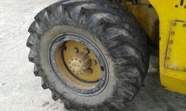 รถตัก WS3  สนใจติดต่อ 081 - 6079515