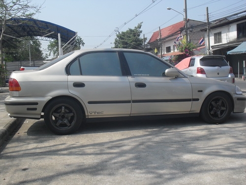 พร้อมใช้CIVIC ตาโตB20Bออโต้+LPGหัวฉีดล้อssrประหยัดน่าใช้(เครื่องแก็สลงเล่มแล้ว)